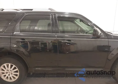 2010 Mercury Mariner Premier z USA, uszkodzony, nr VIN 4M2CN9HG2AKJ19690